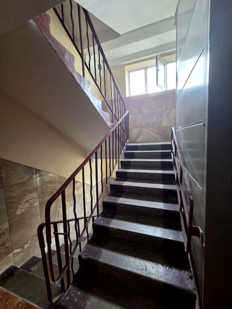 1875856982545242