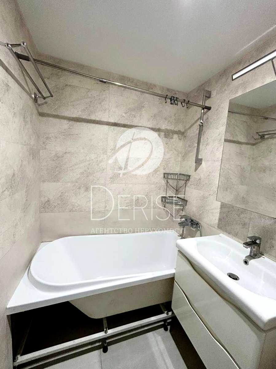 1875857606466692