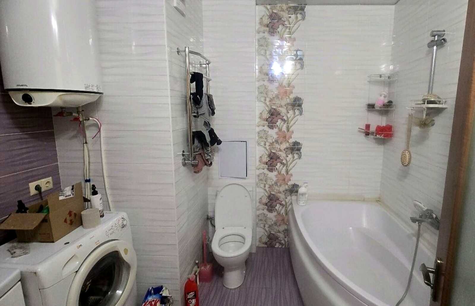 1875857805258129