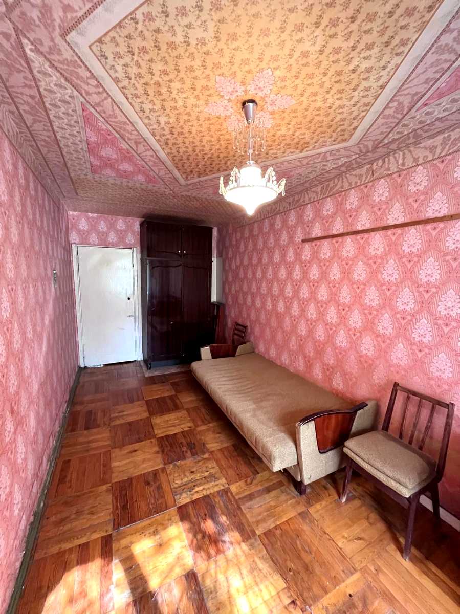 1875859458328647