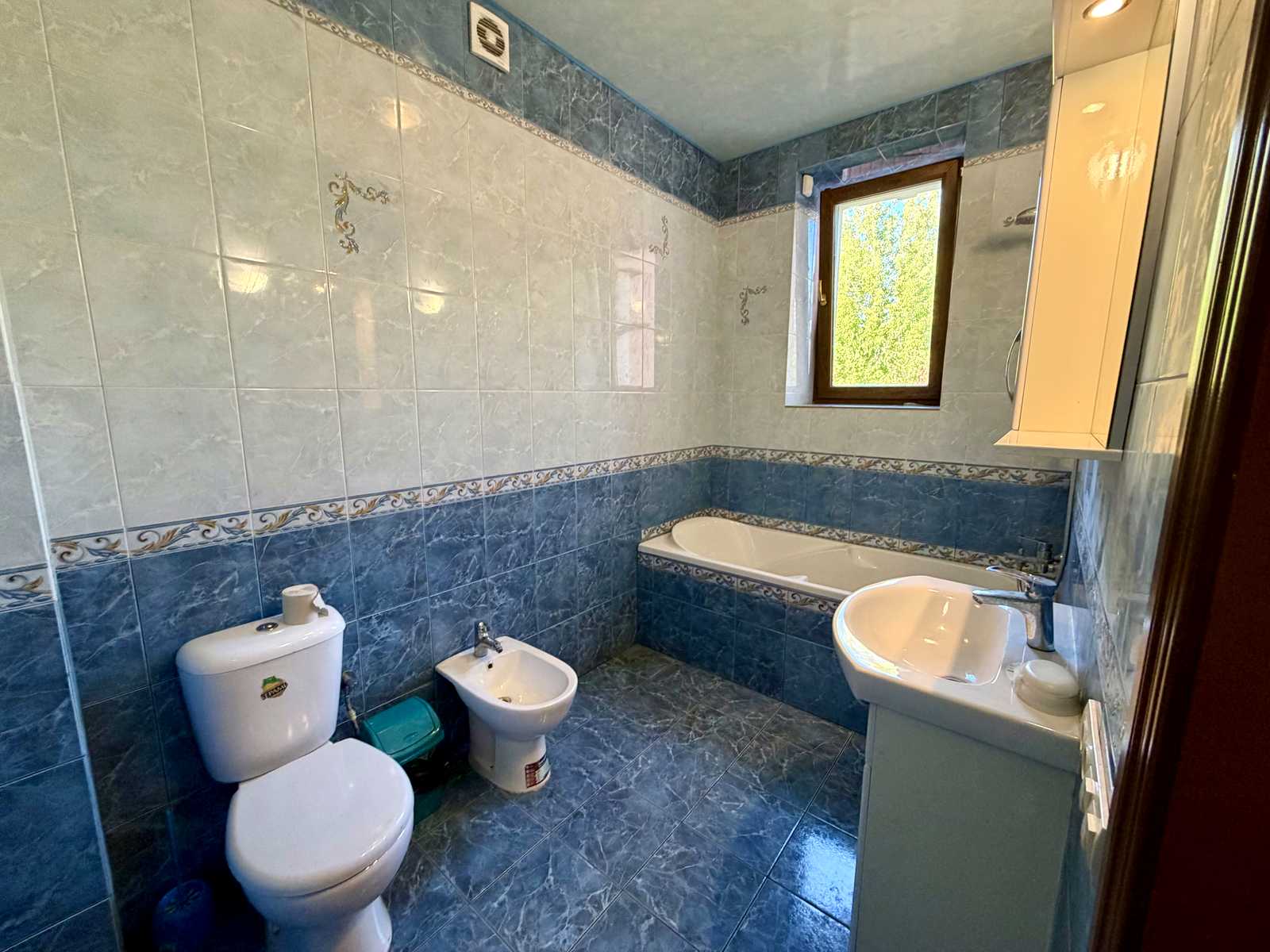 1875860911244776