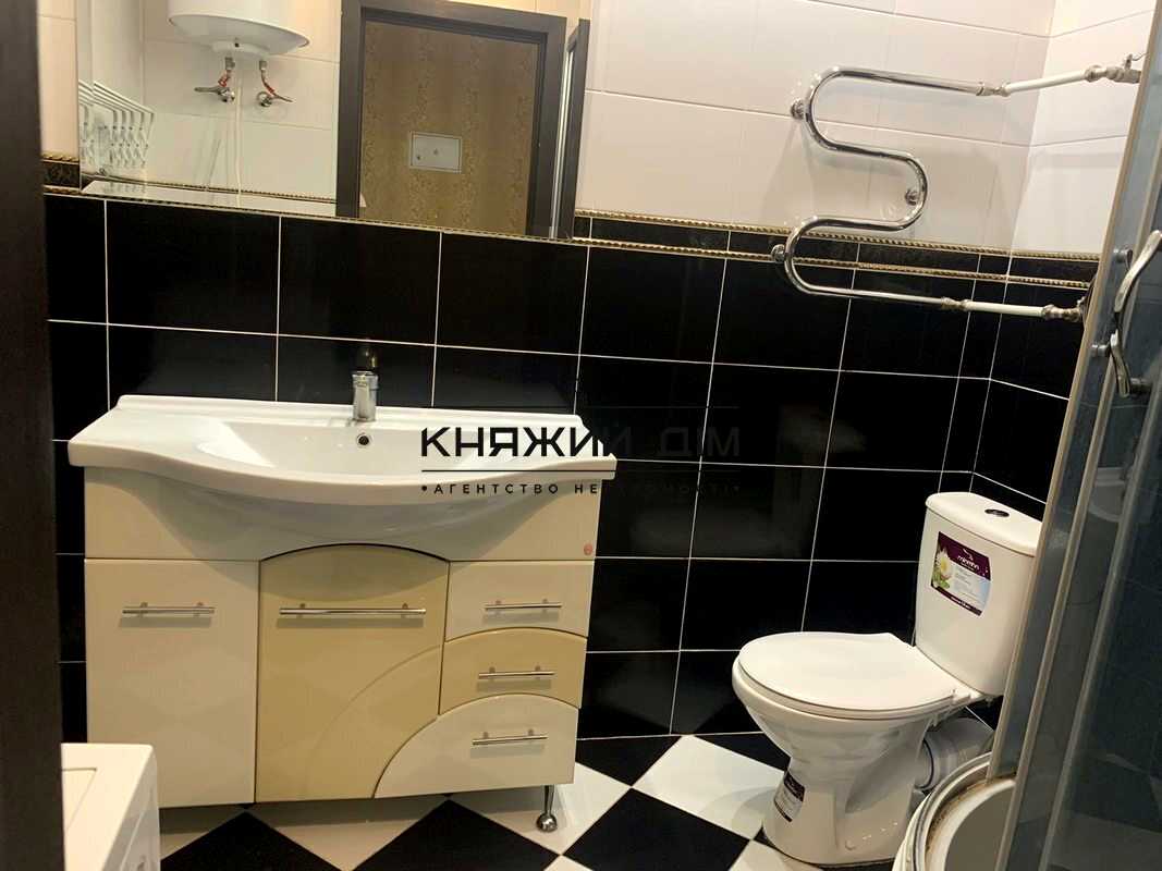 1875862383928205