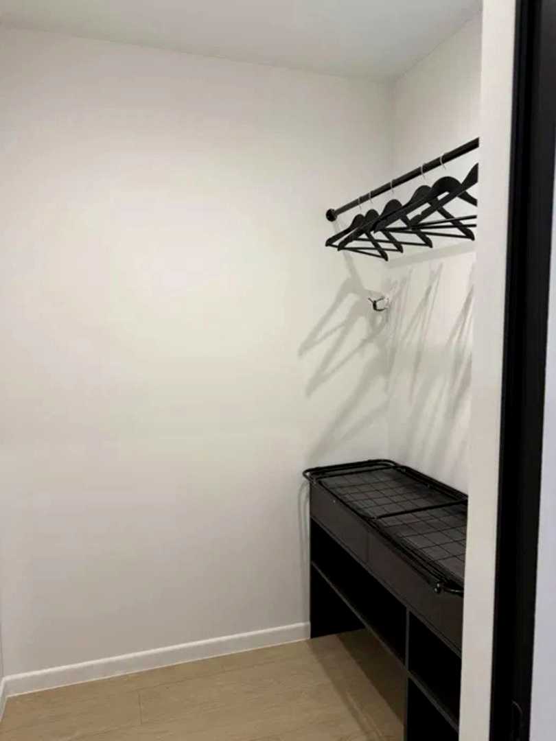1875862418990766