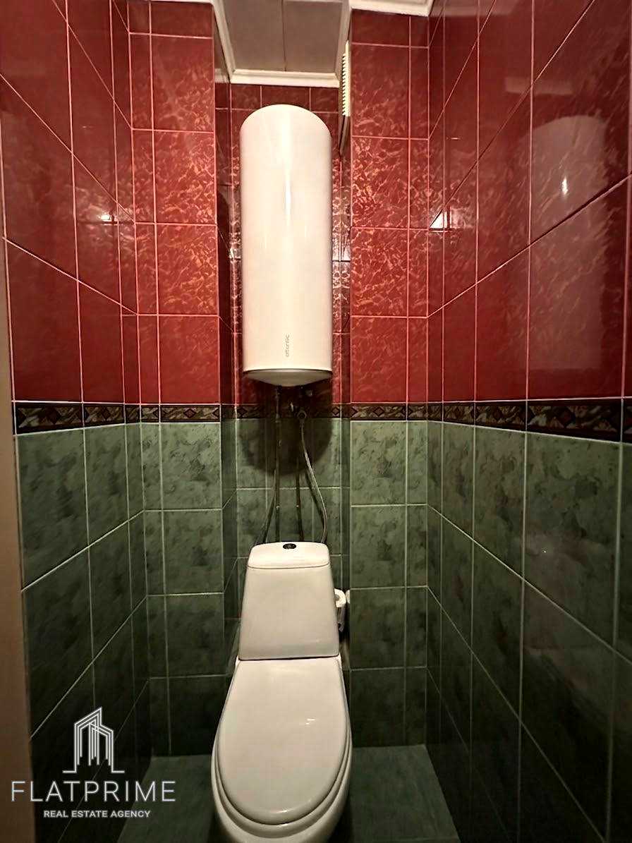 1875862473095600