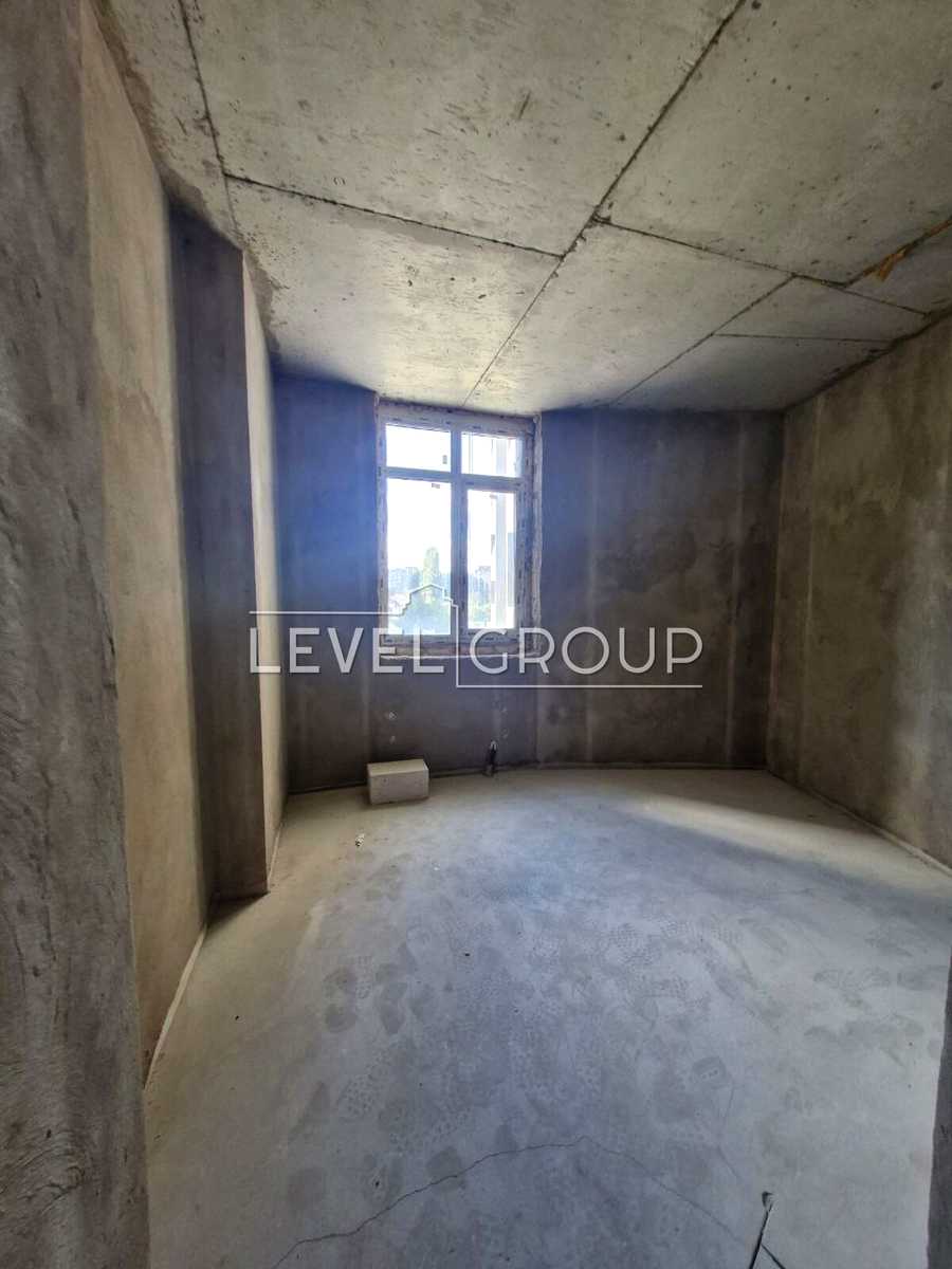 1875863697205128
