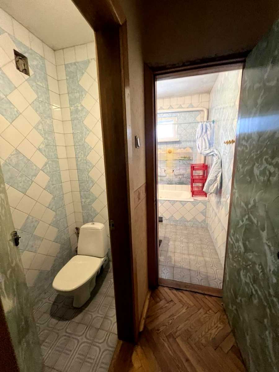 1875865543673137