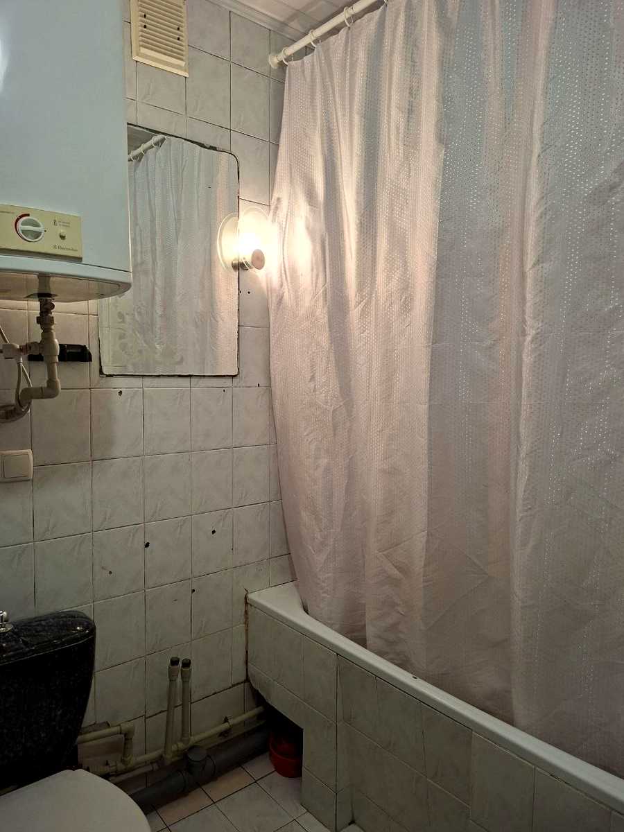 1875867778692902