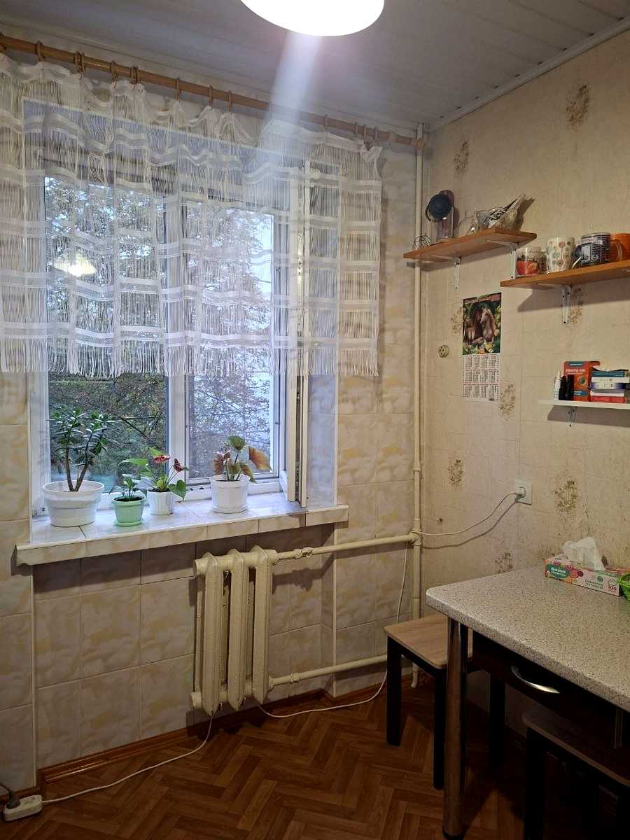 1875867778722849