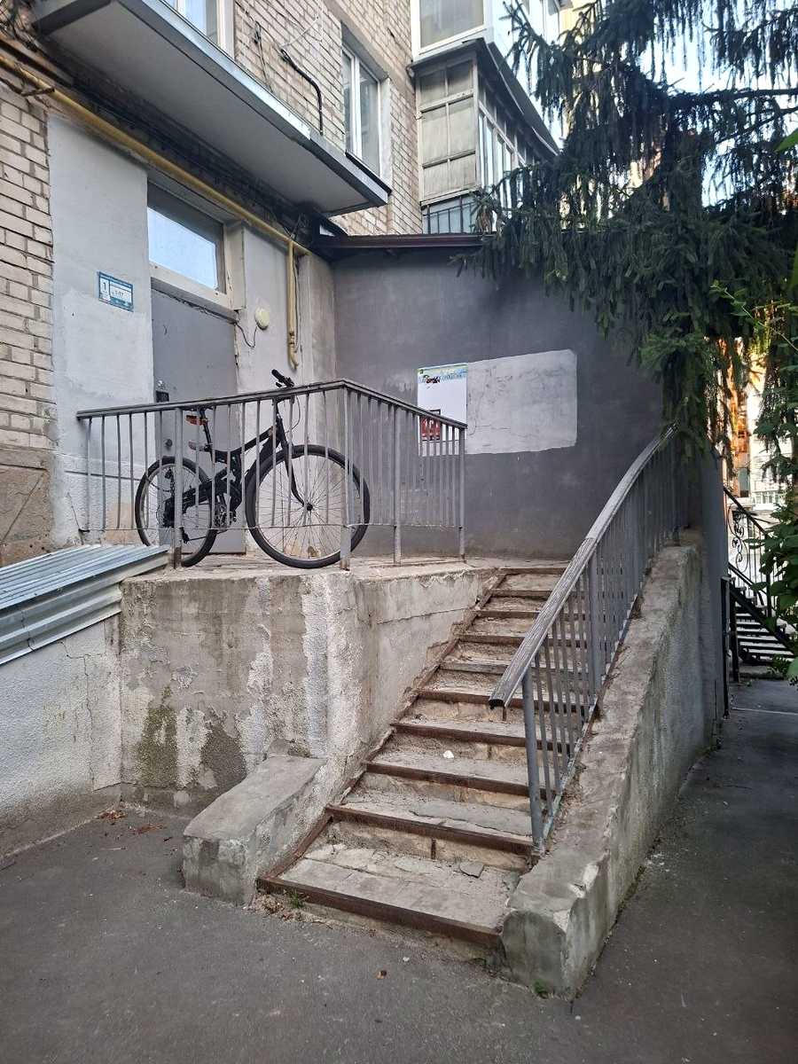 1875867779572958