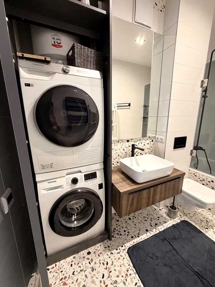 1875877335164131