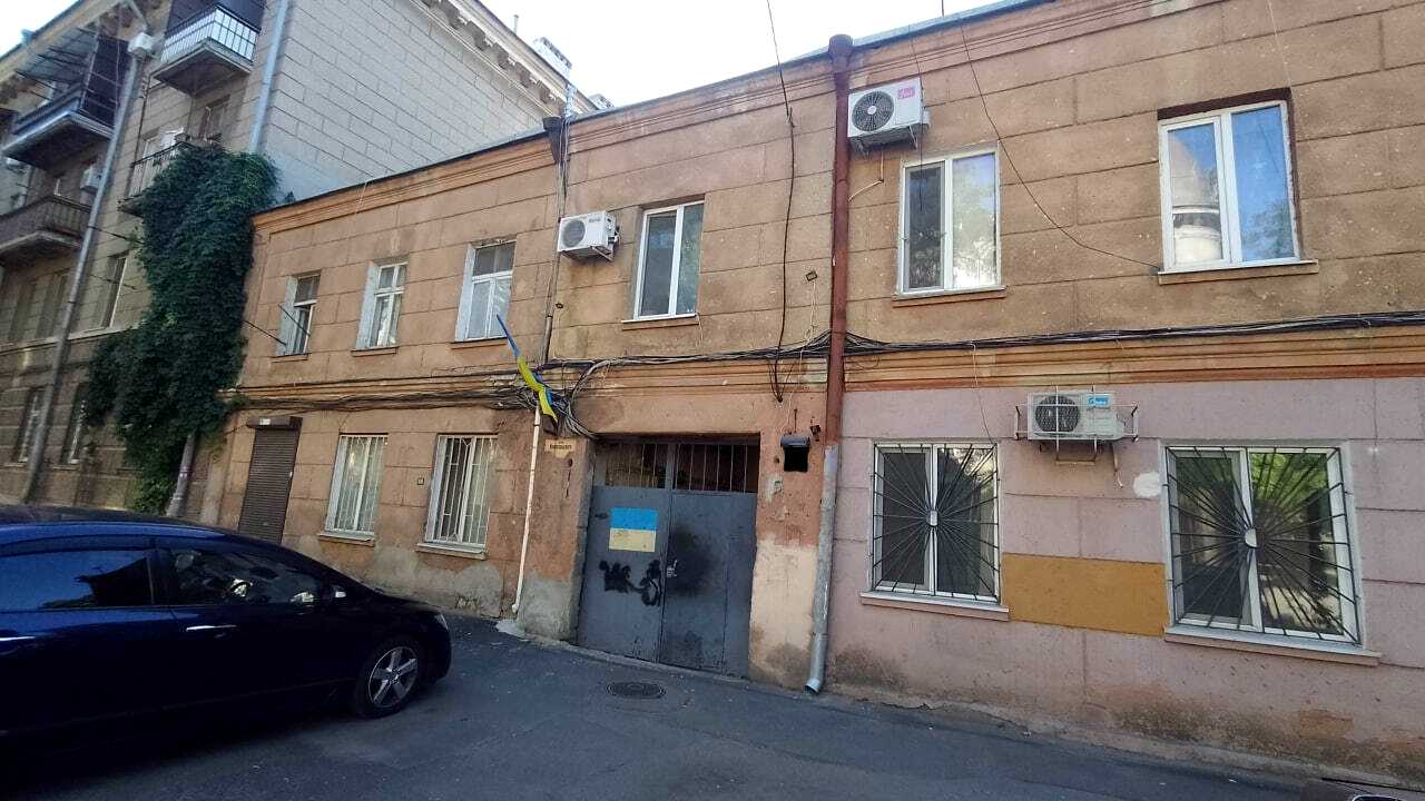 1875877619846142
