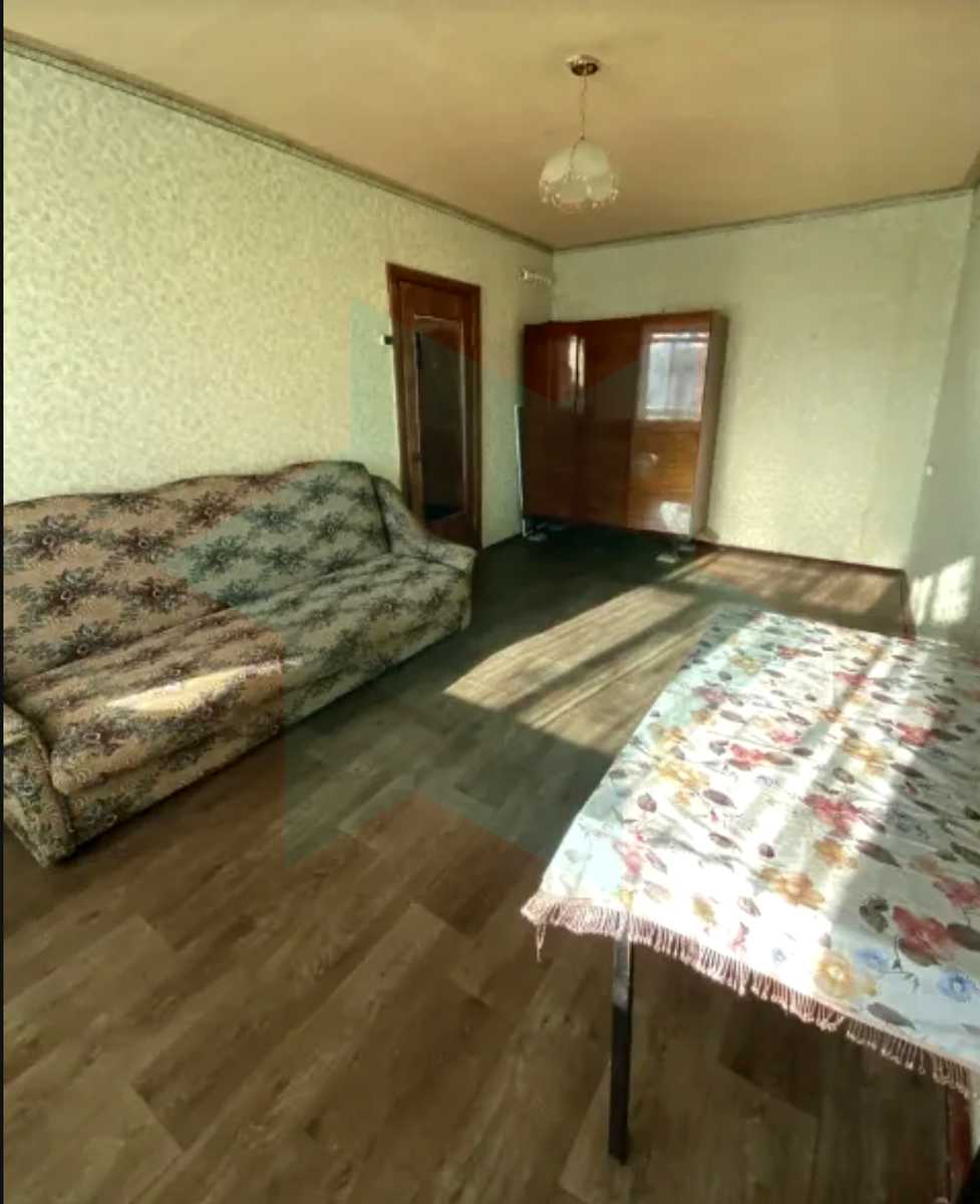 1875878143803272
