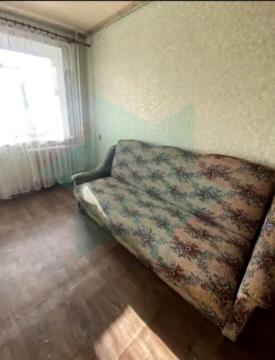 1875878143804571