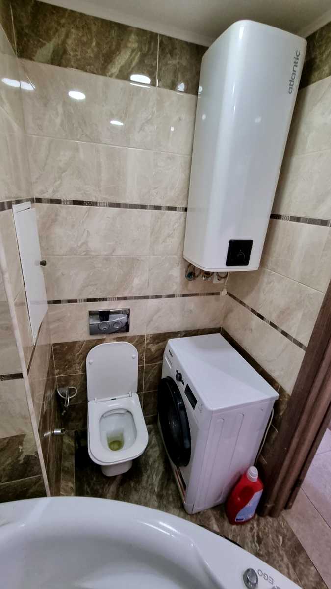 1875883437212930