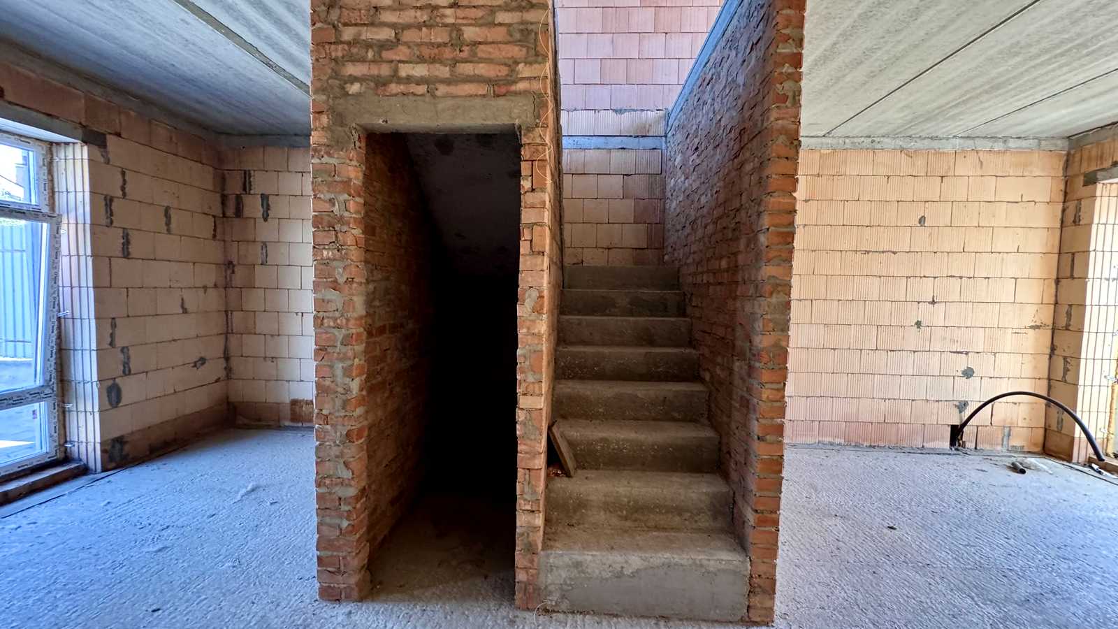 1875884427816720