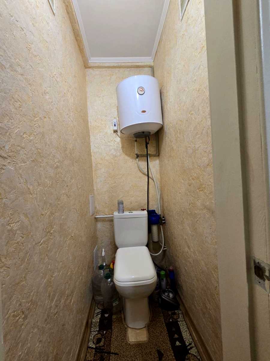 1875886041480571
