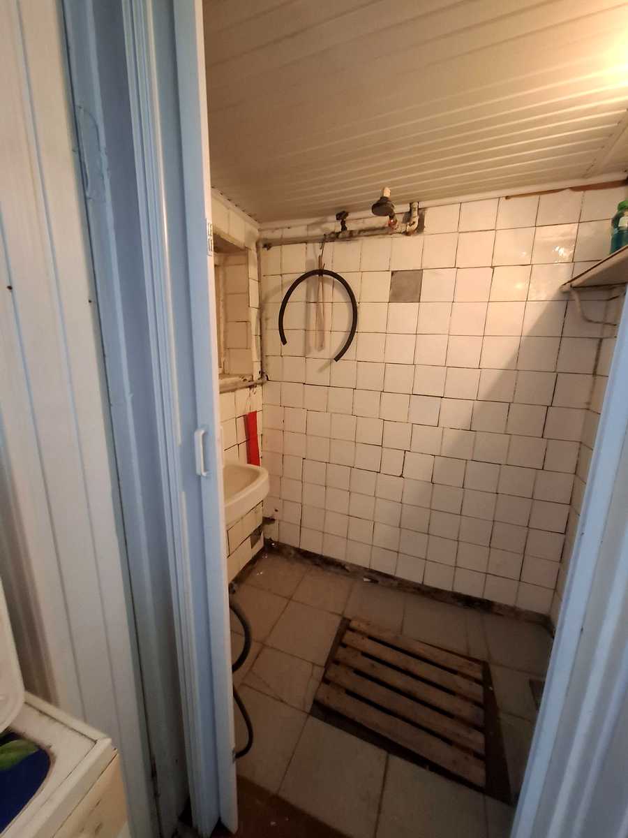 1875886605021981
