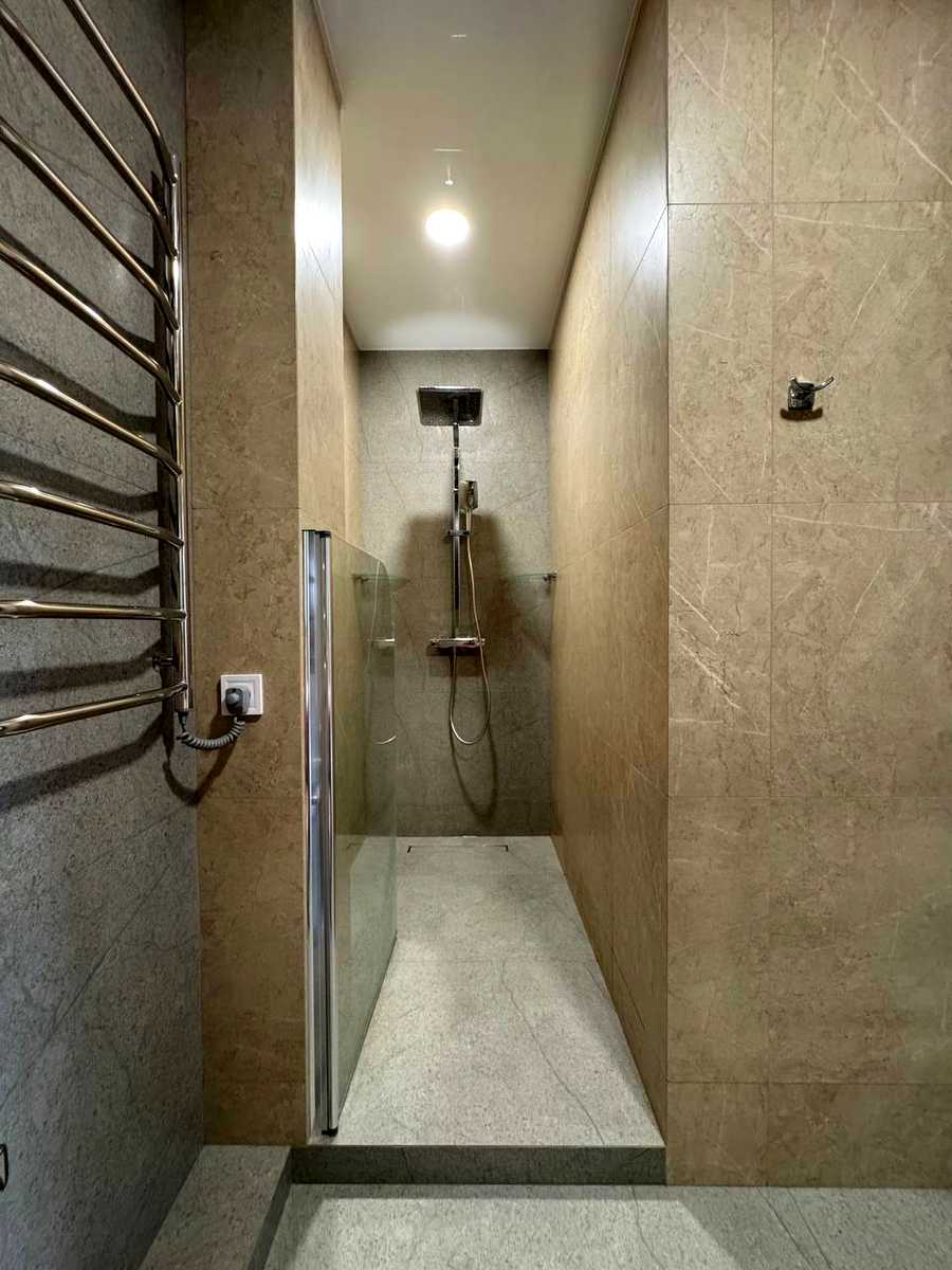 1875887945204750