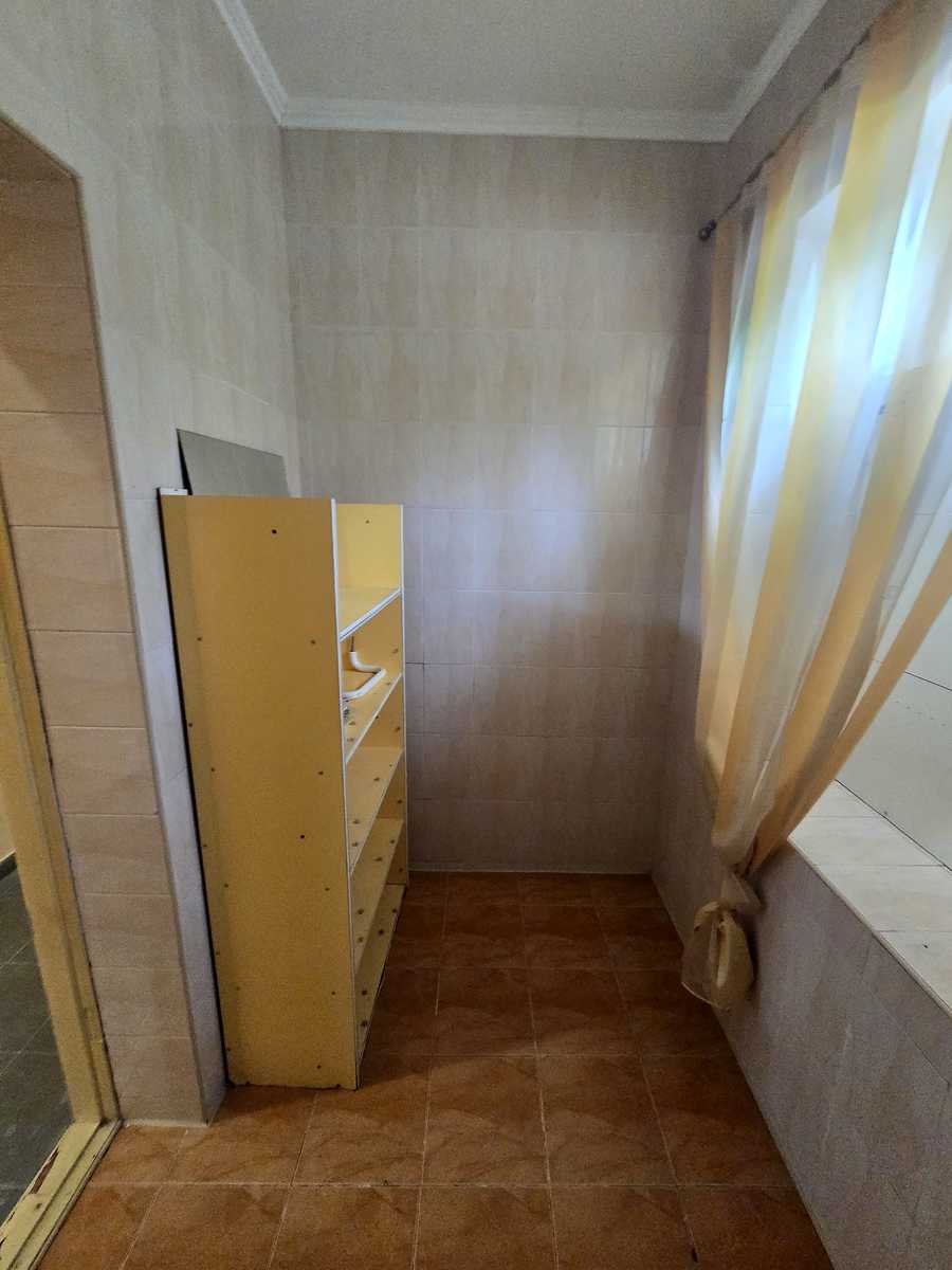 1875889758980958
