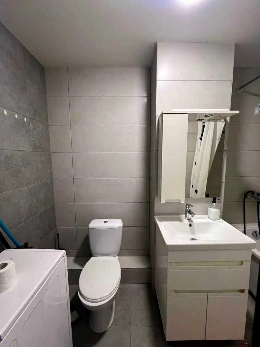 1875890437443453