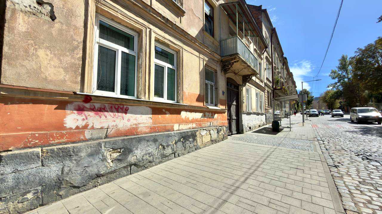 1875927975292758