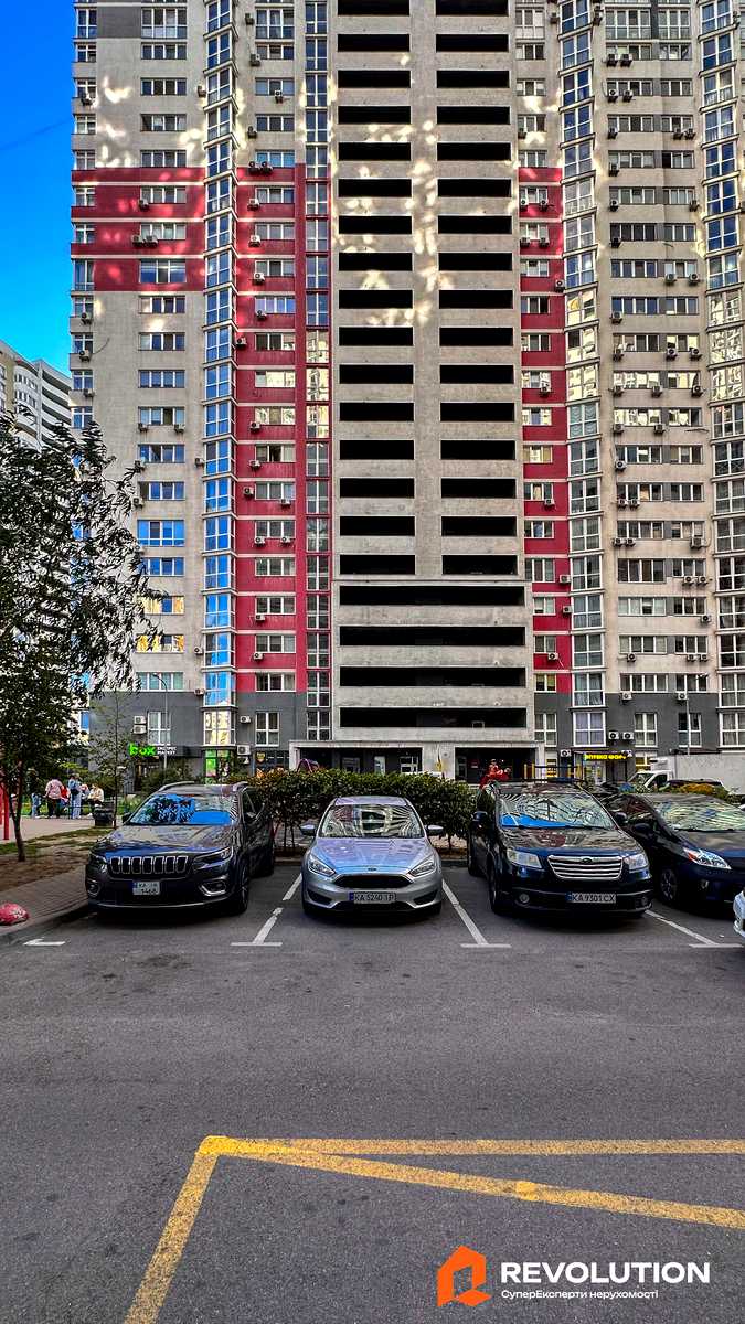 1875930511975561