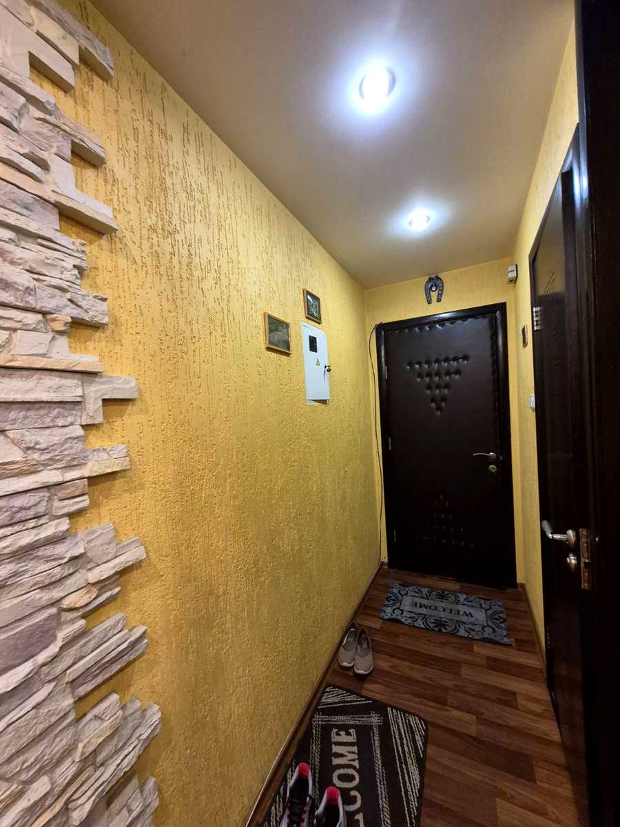 1875931729375906
