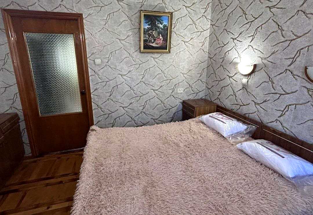 1875931892798846