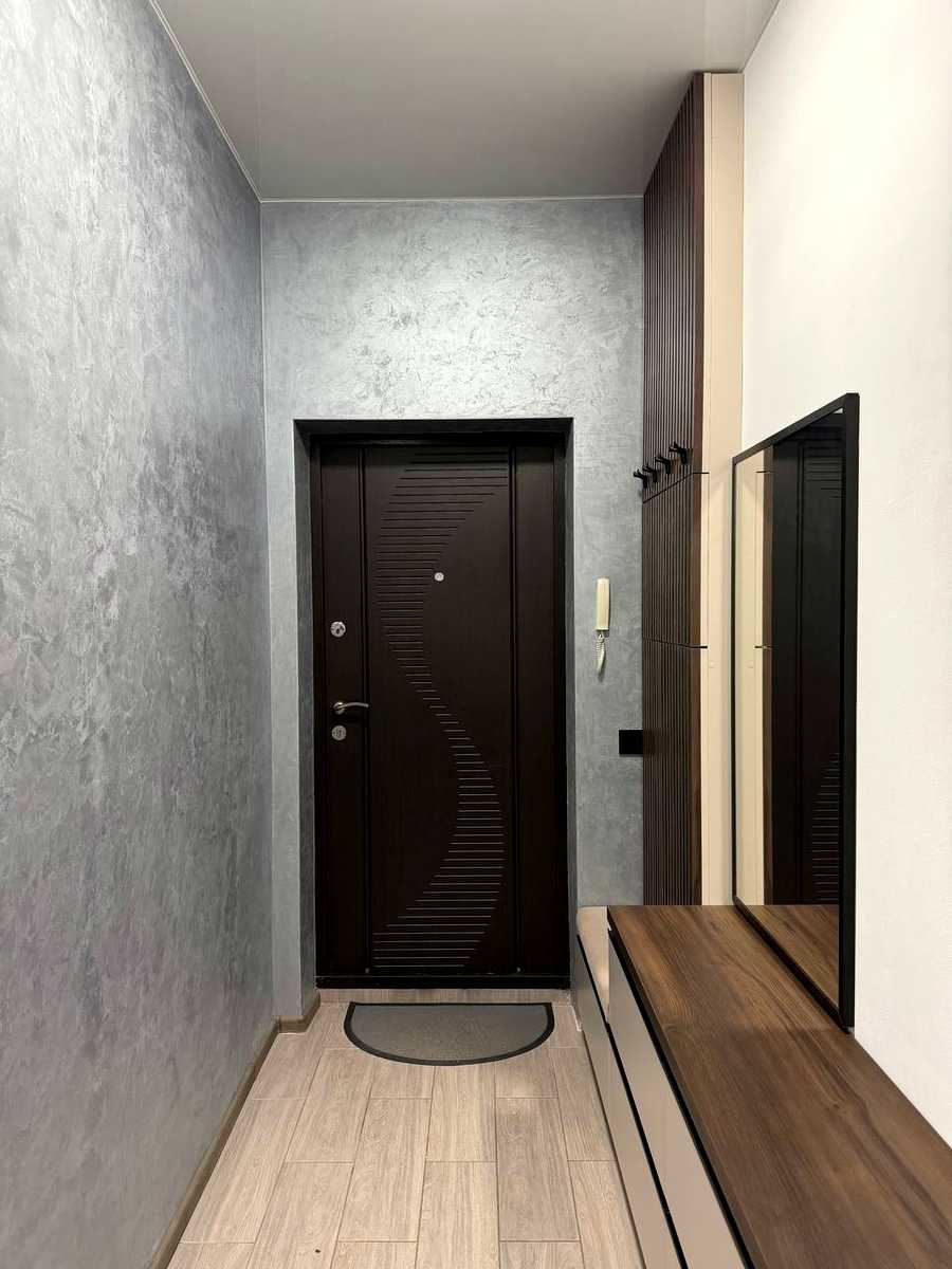 1875932946163351