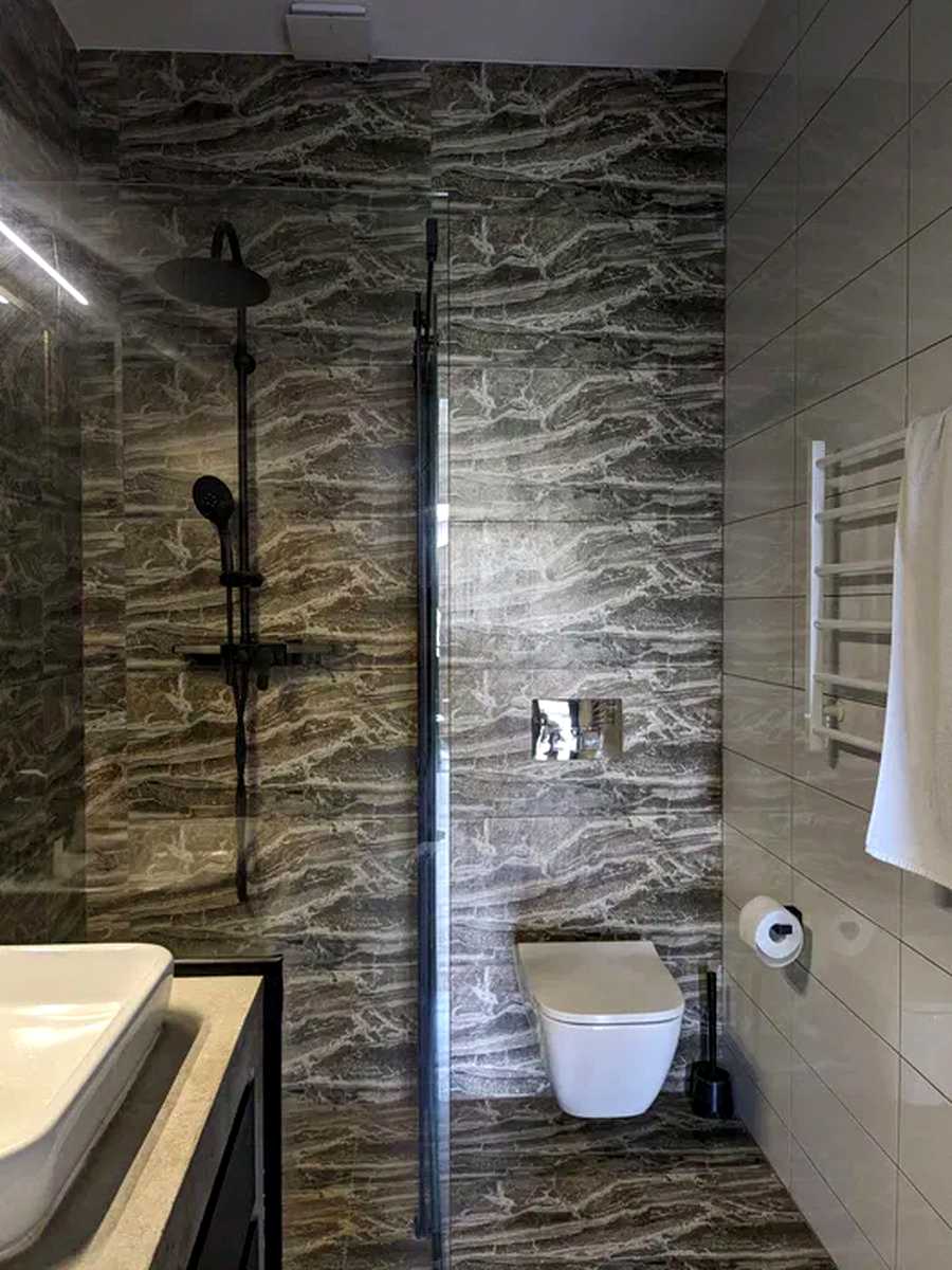 1875934436386576