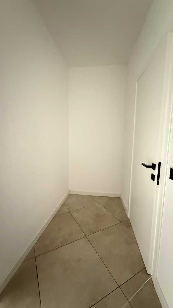 1875935789866431