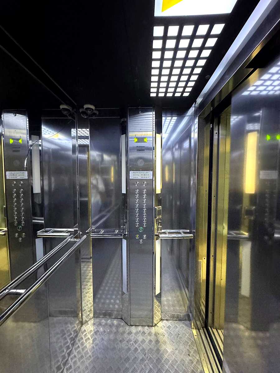 1875935883435284