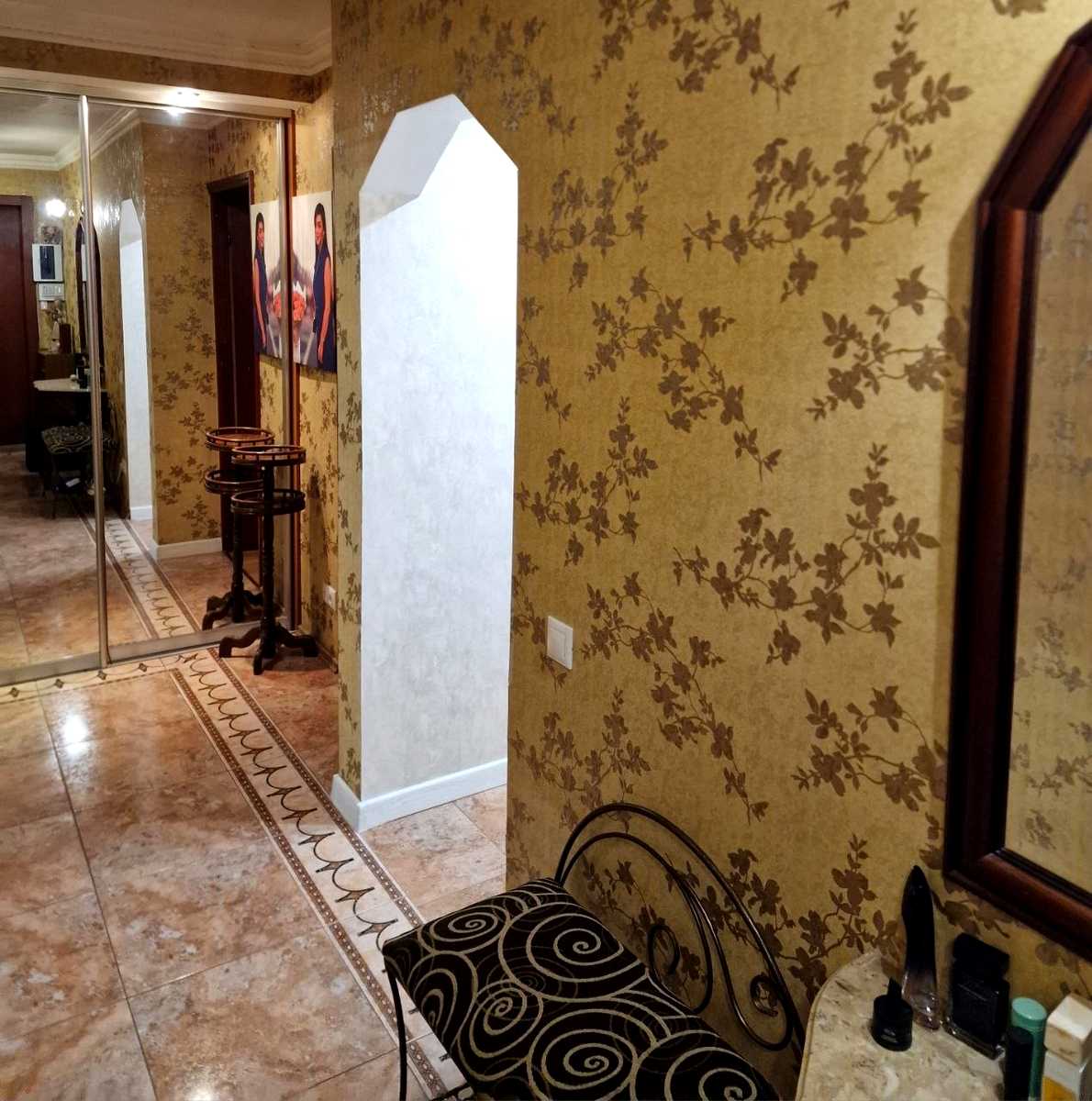 1875936379409744