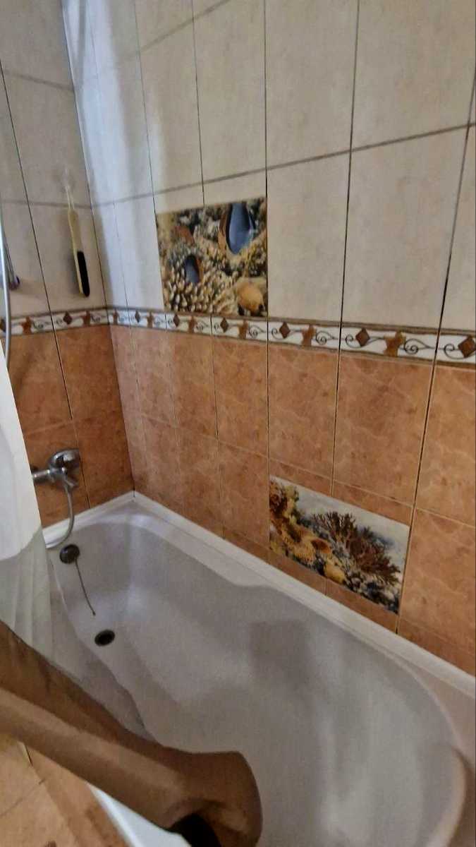 1875936431816344