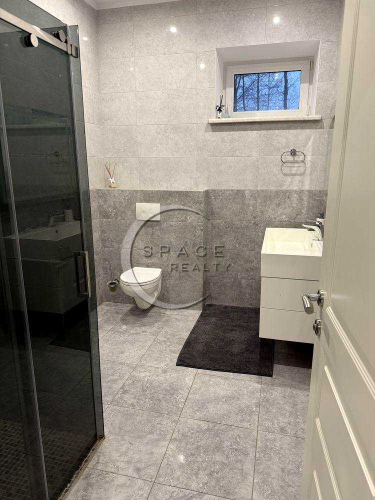 1875937398148165