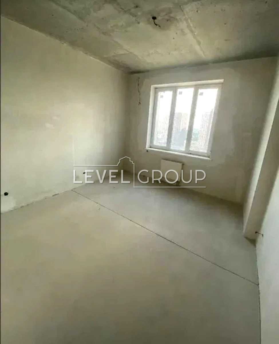 1875937885367933