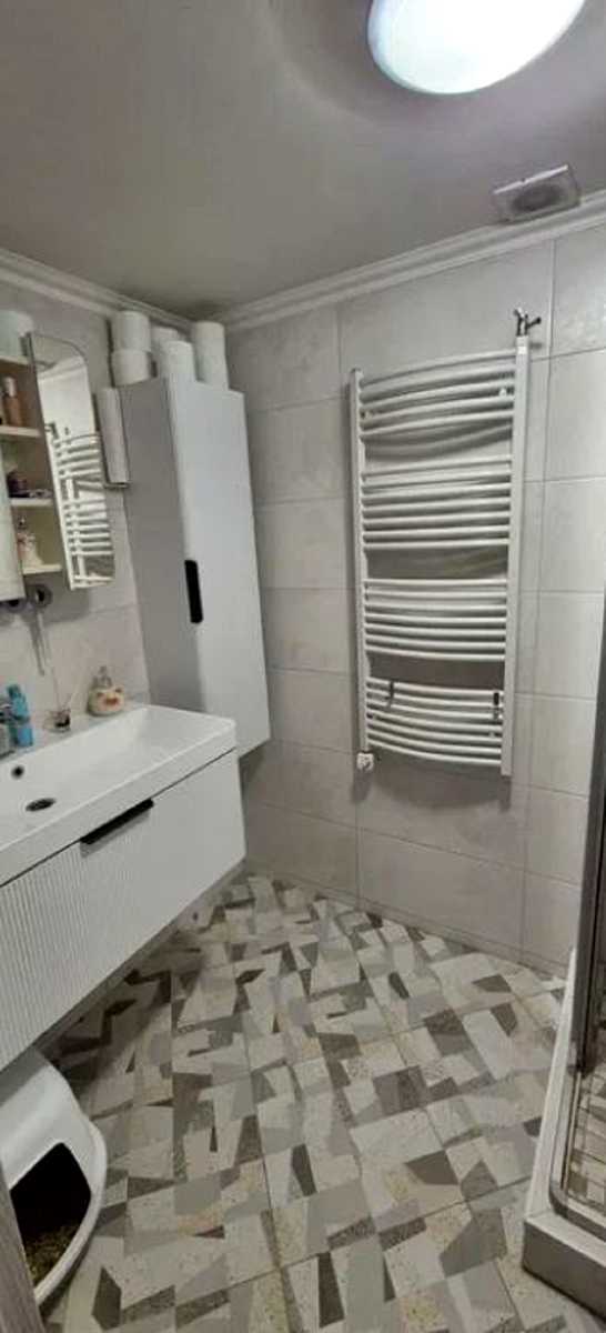 1875938280302707