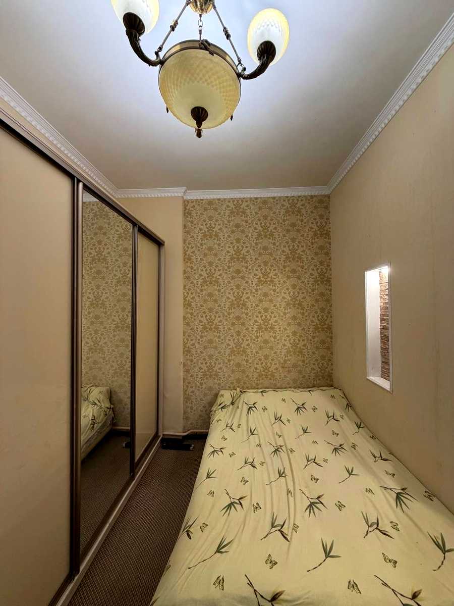 1875938550651841