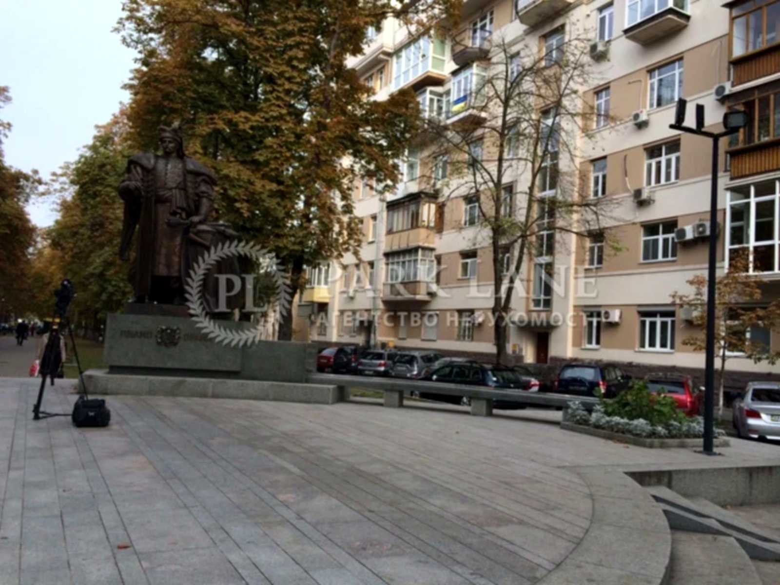 1875939444682895