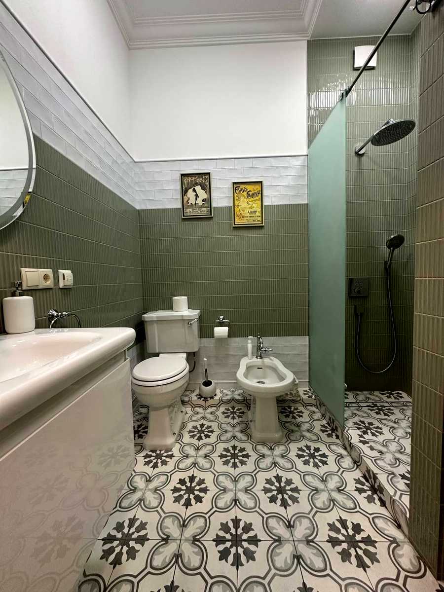 1875943648217790