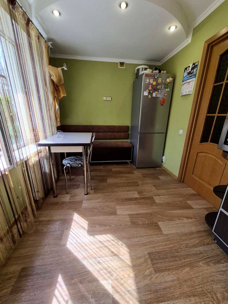 1875943885205840
