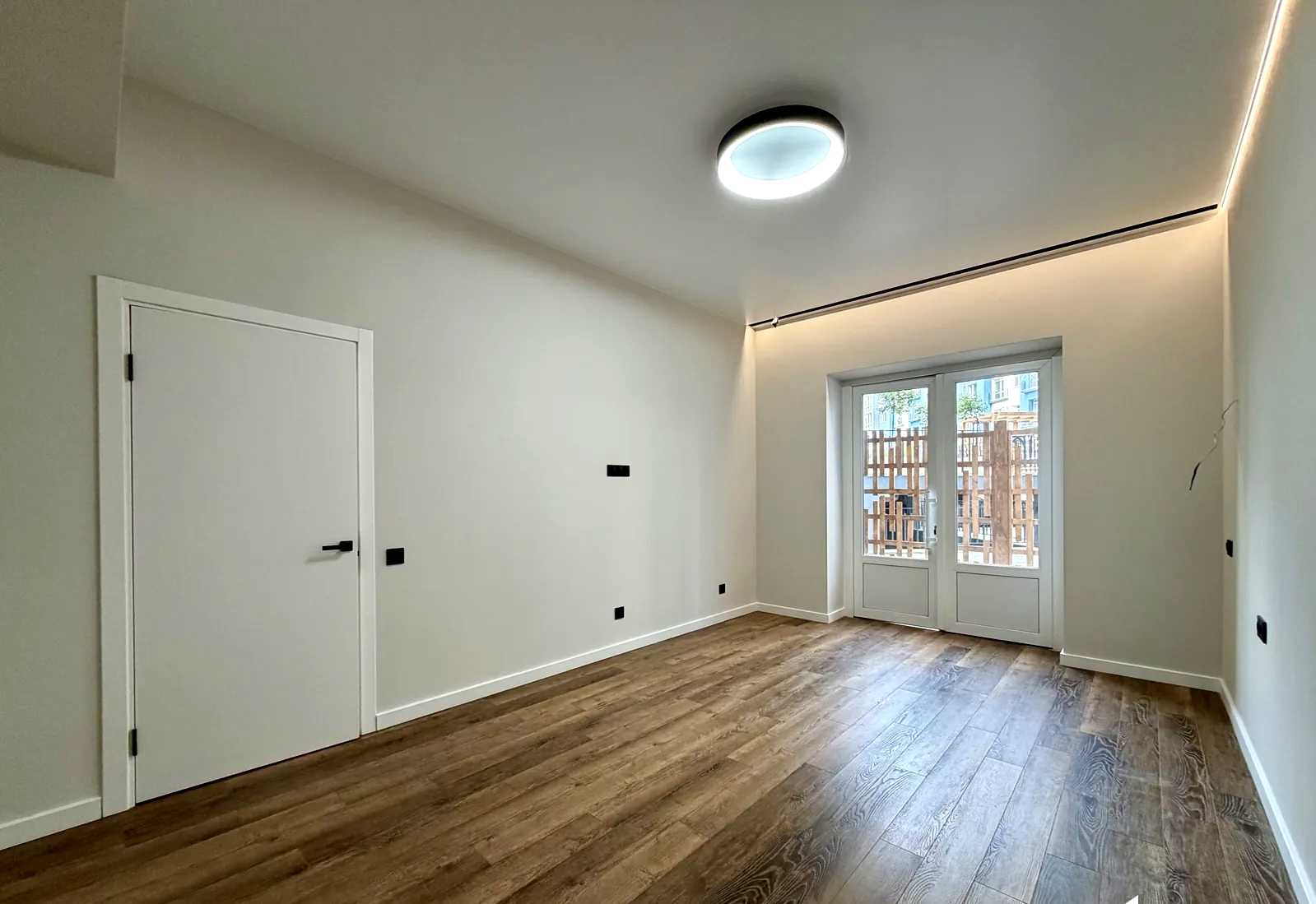 1875945589037943