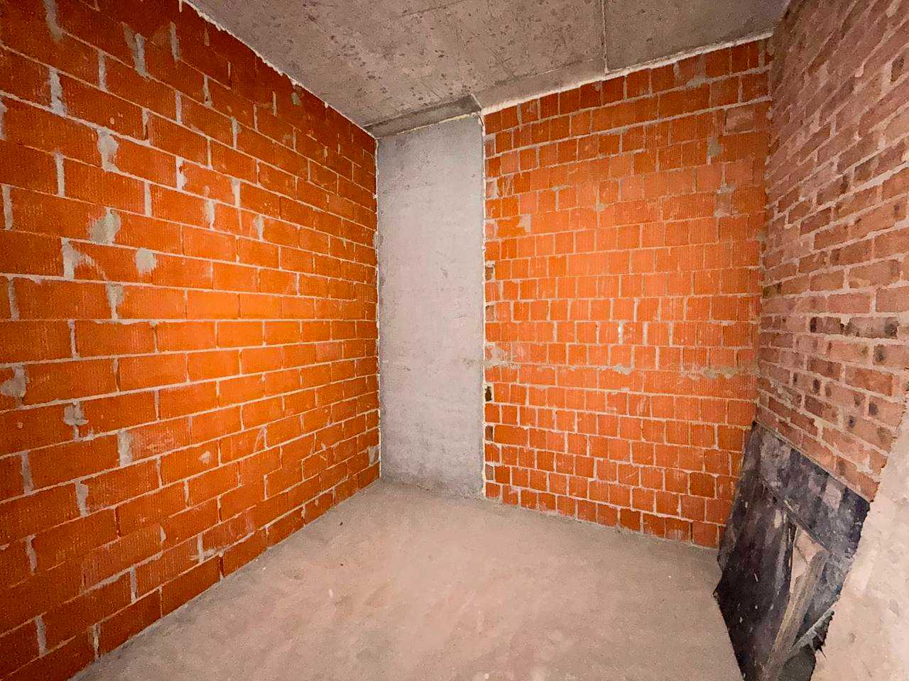1875945718942291