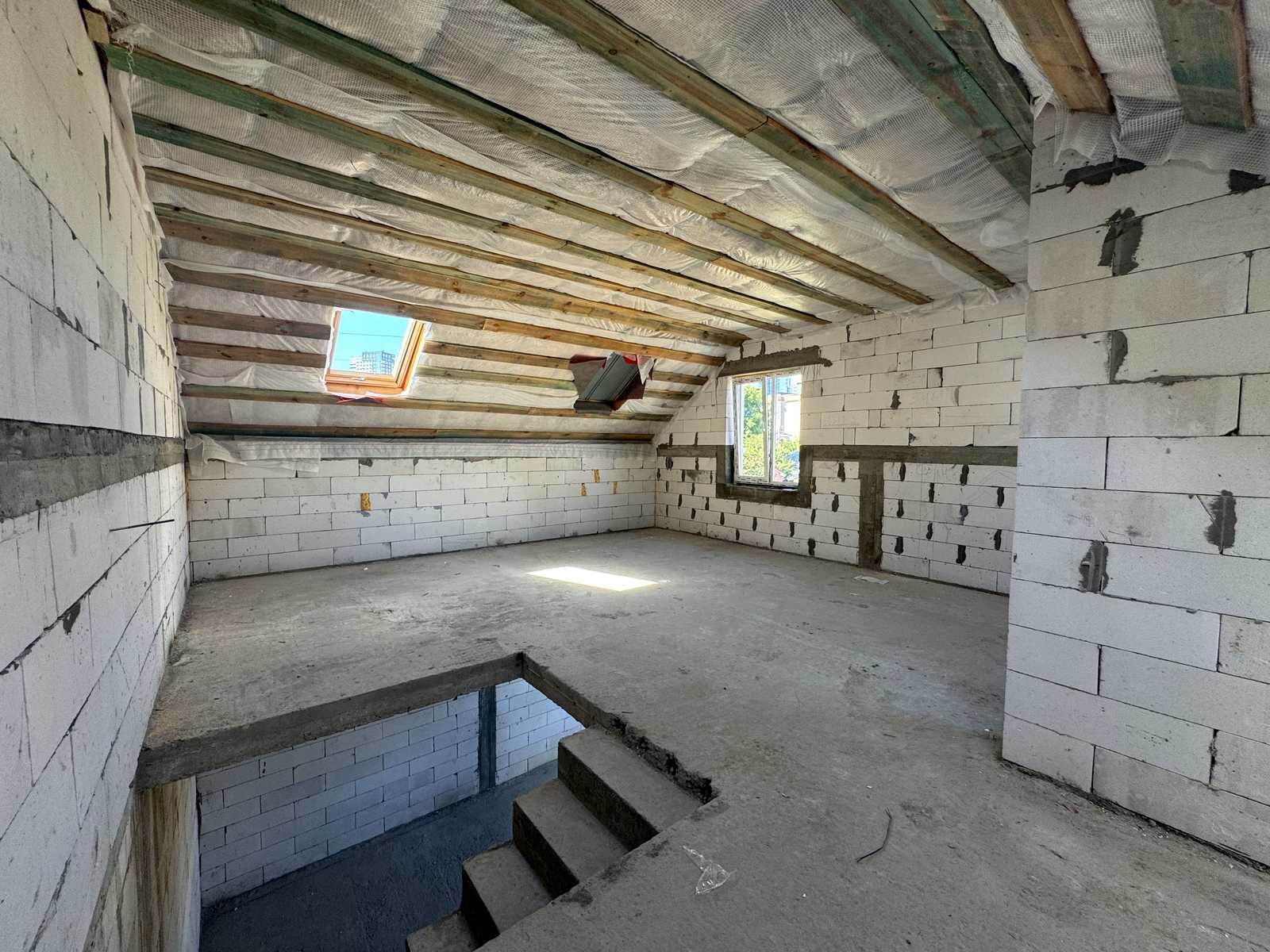 1875948526527047