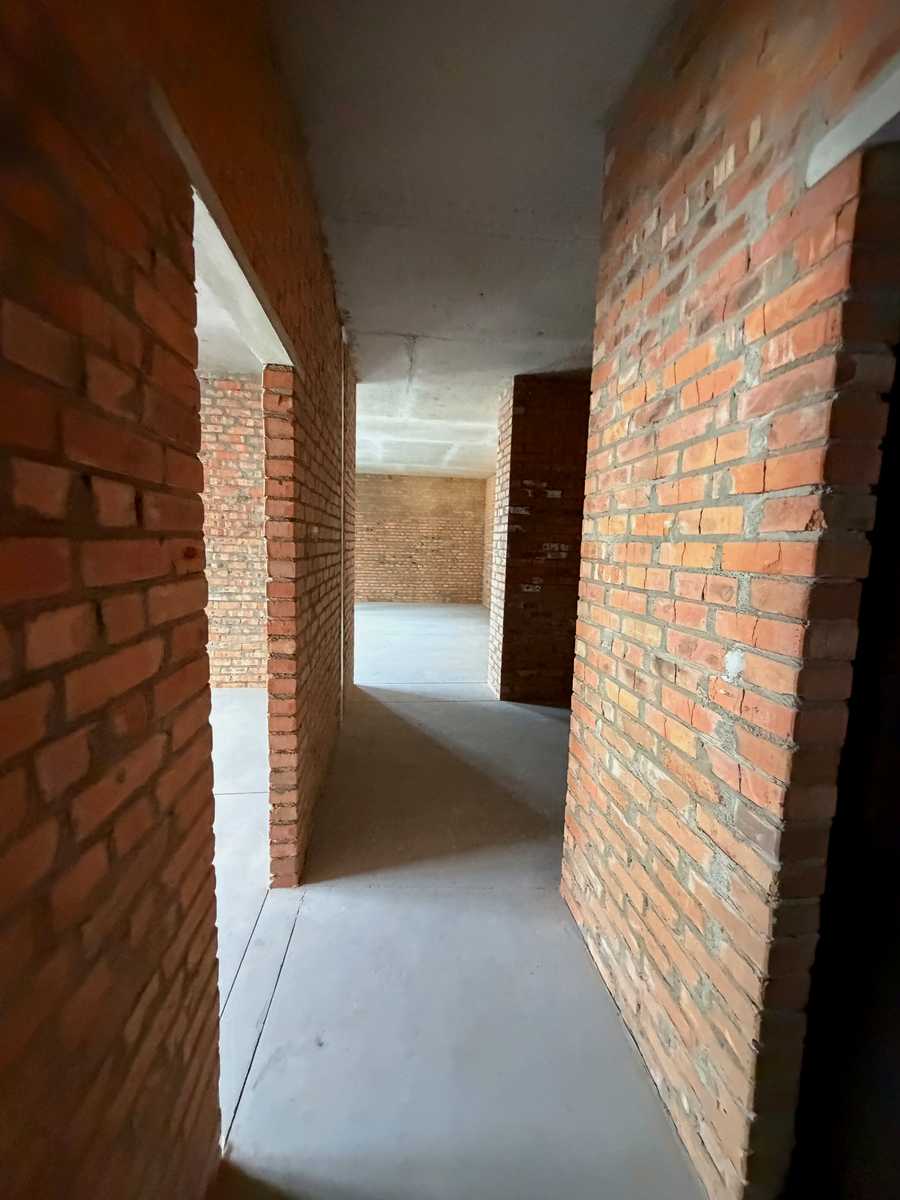1875948880713821