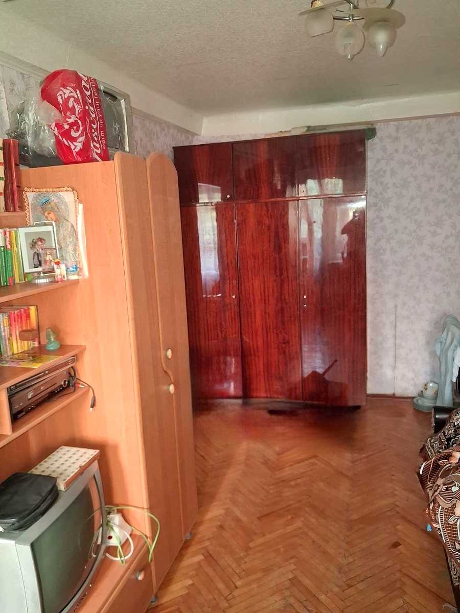 1875949649779549