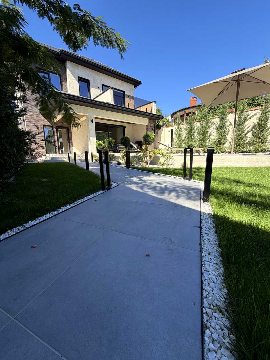 1875949752387551