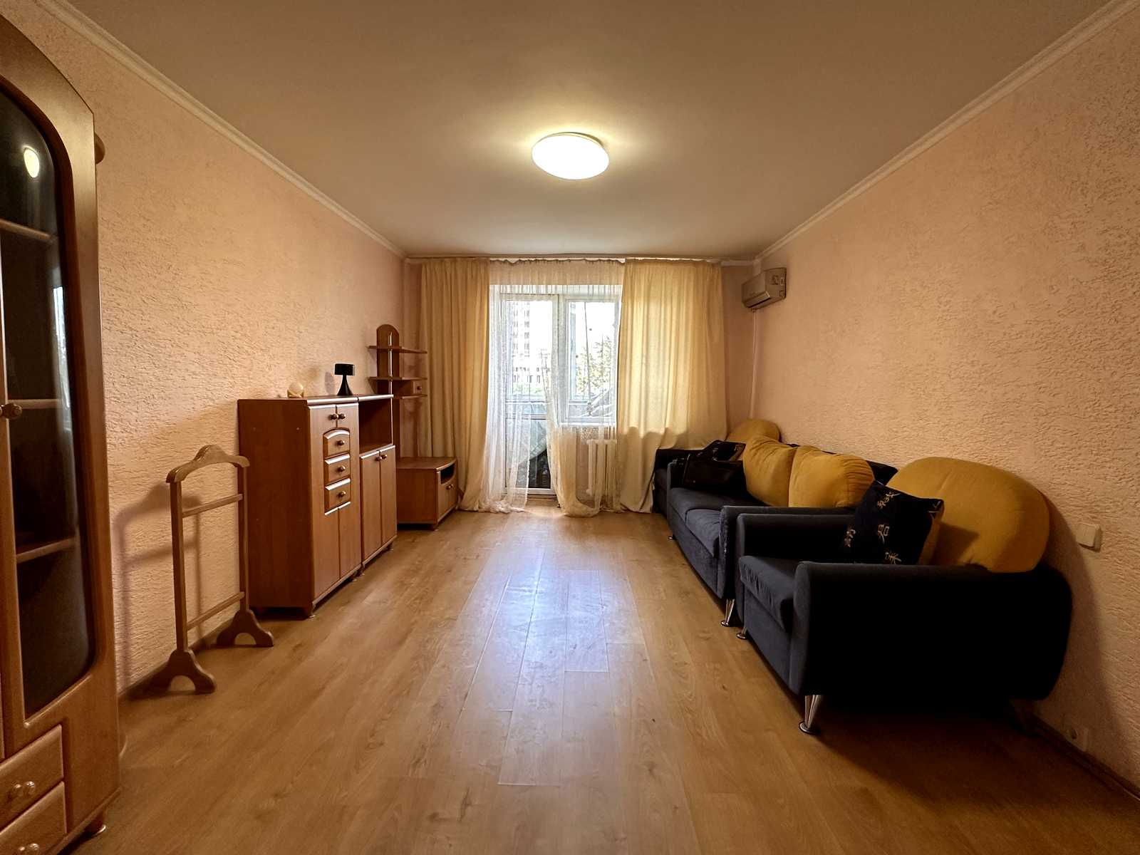 1875952573128981