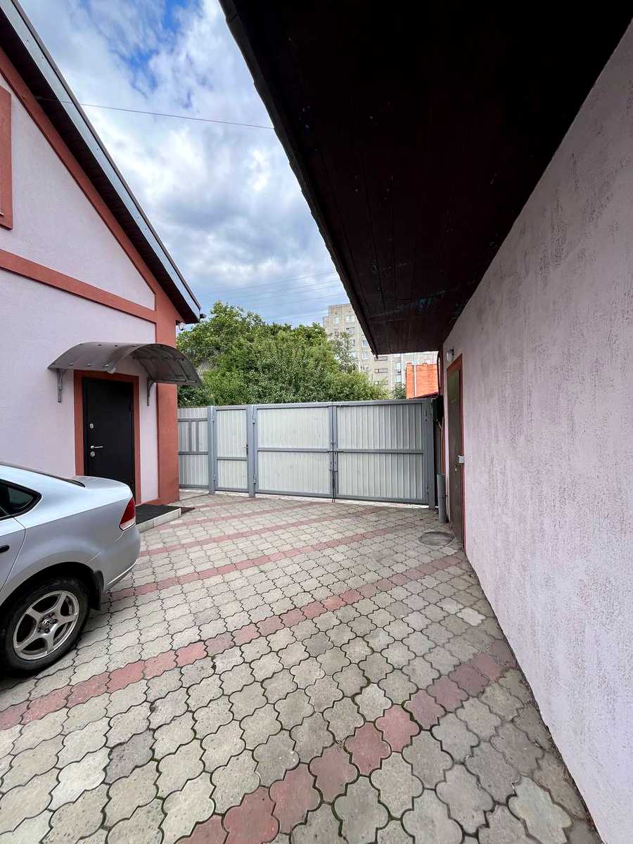 1875953270452722