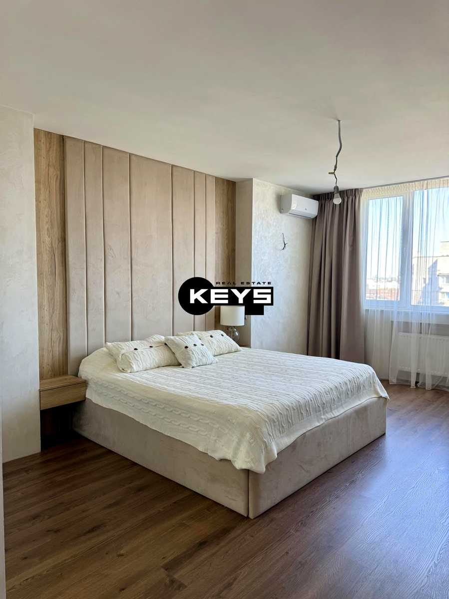 1875956054002993